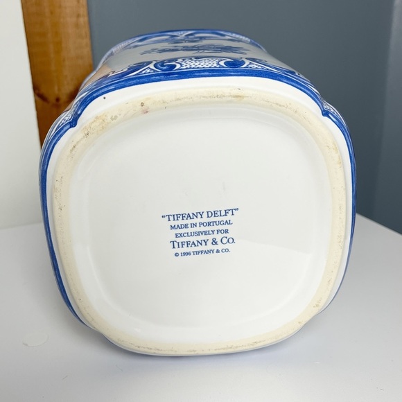 Vintage Tiffany & Co Blue and White Delft Floral Vase Planter - Picture 7 of 15